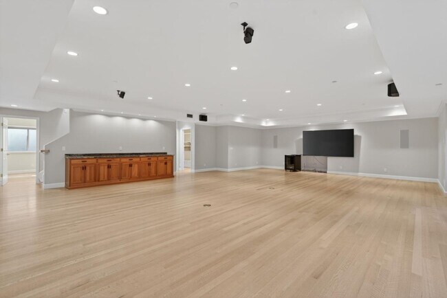 Building Photo - 18270 Baylor Ave