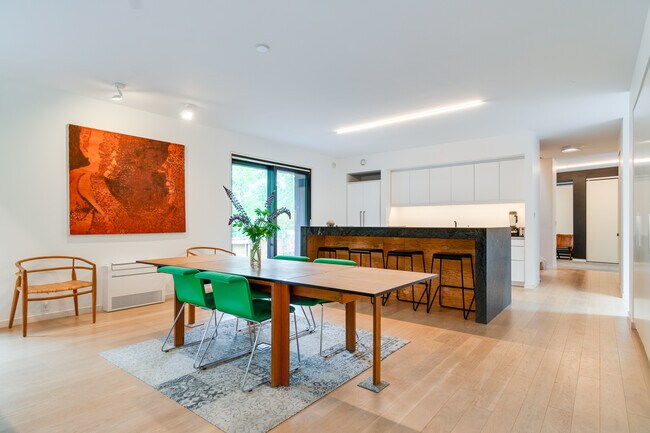 Building Photo - 40 Russells Hill Rd