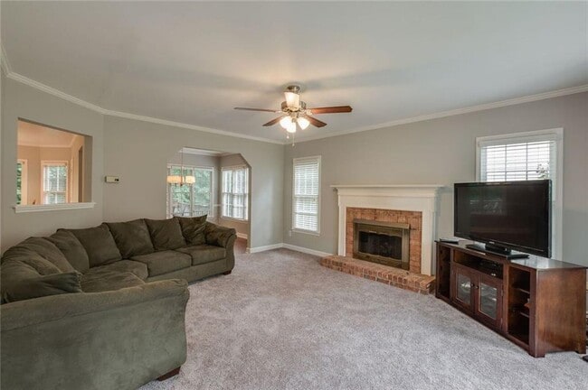 Building Photo - 1489 Justin Dr