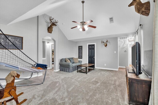 Building Photo - 8810 Tumblewood Dr