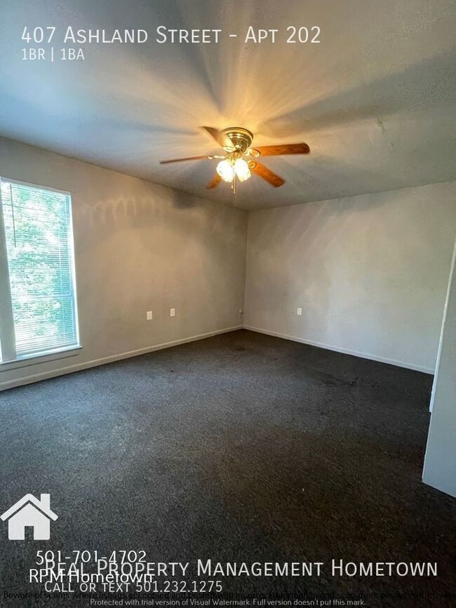 Building Photo - Cute 1 bedroom 1 bath upstairs apartment!!