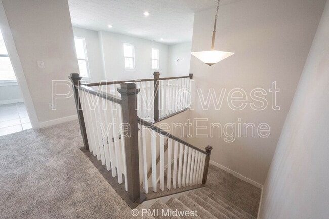 Building Photo - 581 Roosevelt St