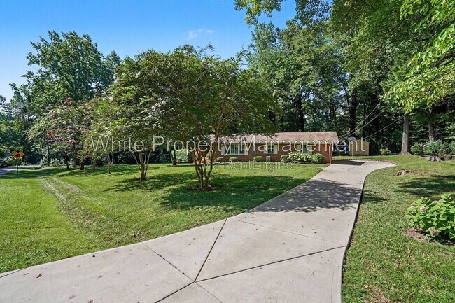 Building Photo - 7017 Linda Lake Dr