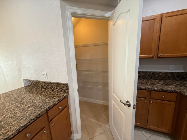 Building Photo - 9519 SW Merlin Ct