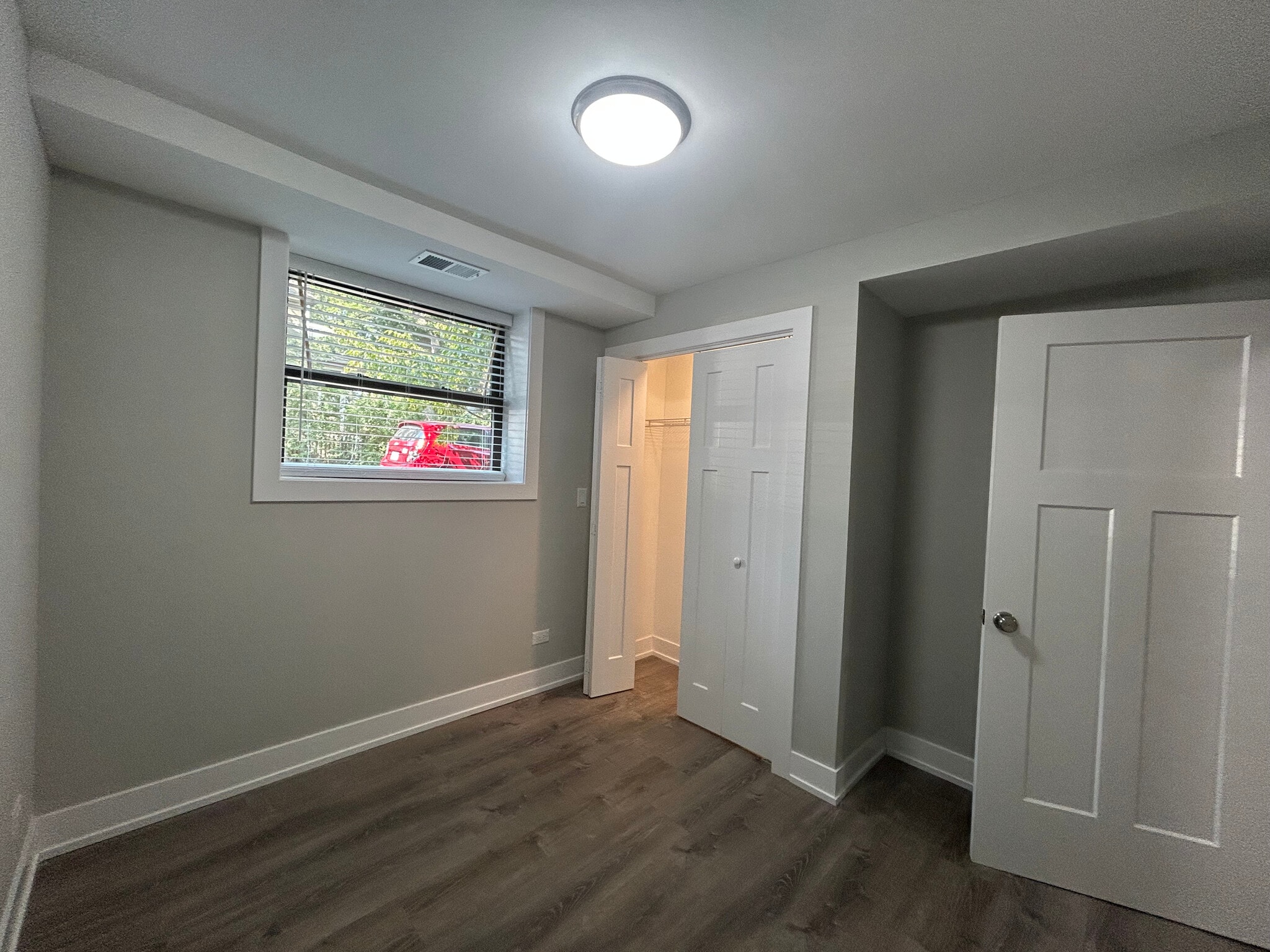 Building Photo - 1143 Maple Ave