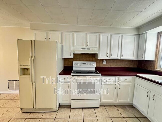 Building Photo - 6403 Inlet Ct