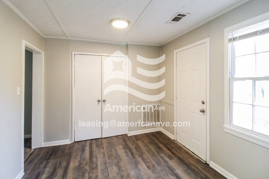 Building Photo - 120 Garland Terrace