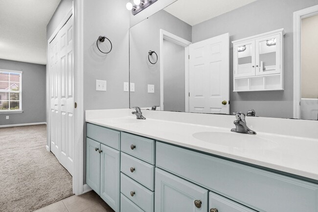Building Photo - Beautiful Clements Ferry Townhome!