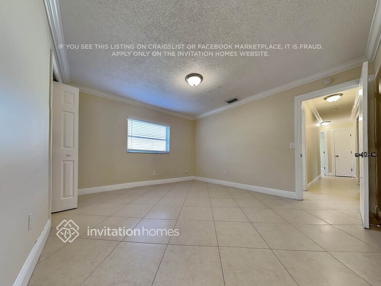 Building Photo - 10825 Jennifer Ln