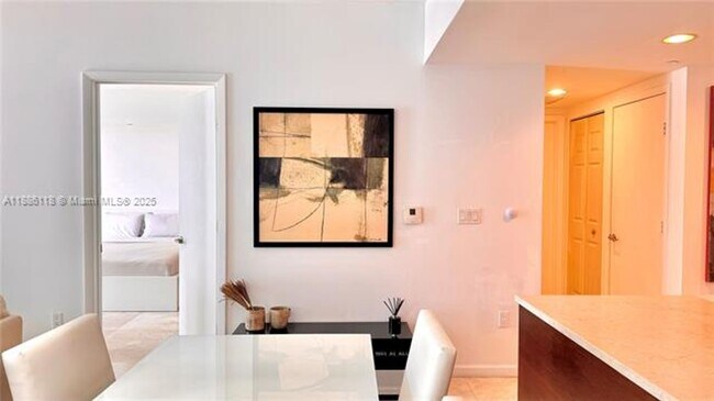 Building Photo - 475 Brickell Ave