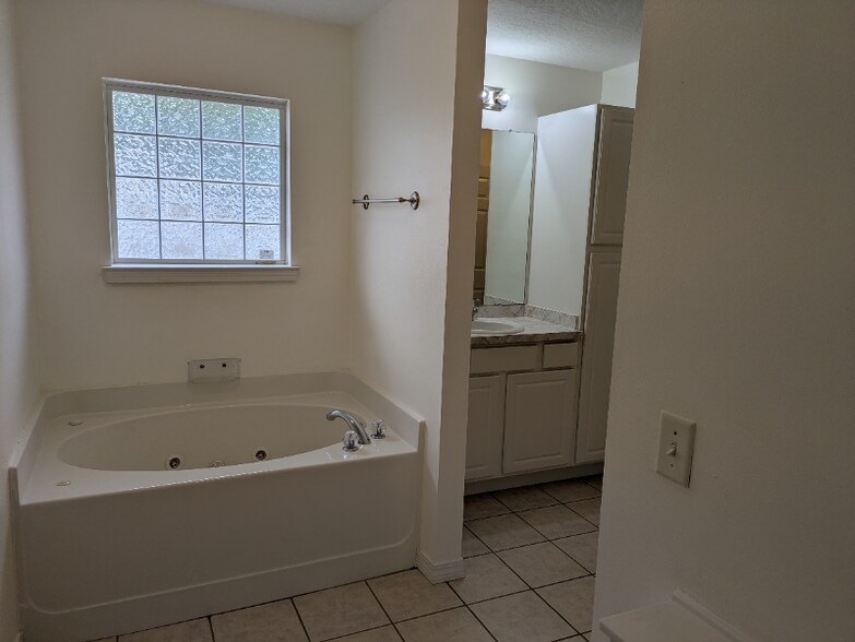 Building Photo - 2162 Las Vegas Trail