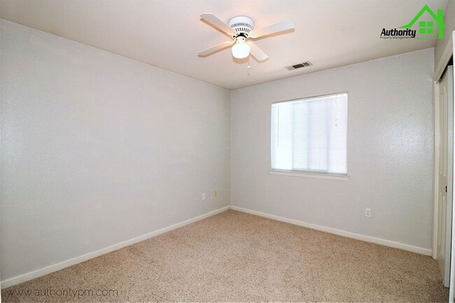 Building Photo - 1785 Trumpet Dr