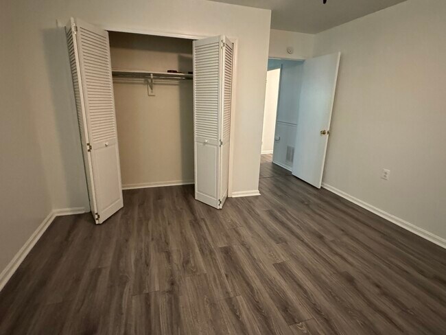 Building Photo - 3212 Manitoba Dr