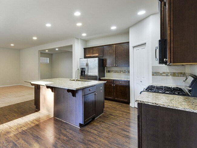 Building Photo - Stunning 4+ Bedroom 2.5 Bath Lea Hill, Auburn