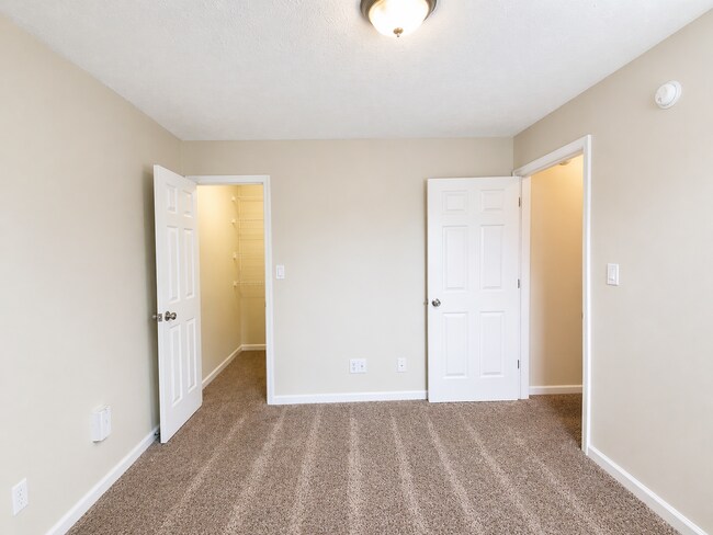 Building Photo - 994 Bobcat Dr