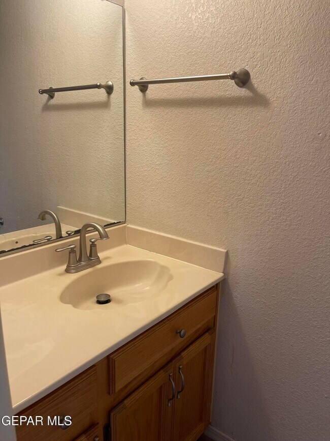 Building Photo - 705 Springfire Dr