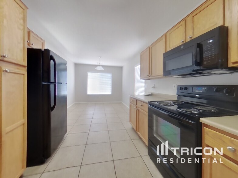 Building Photo - 15314 N 161st Dr