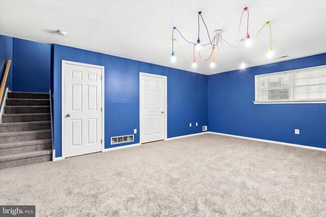 Building Photo - 645 Muhlenberg Dr