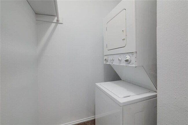 Building Photo - 2401 Leon St