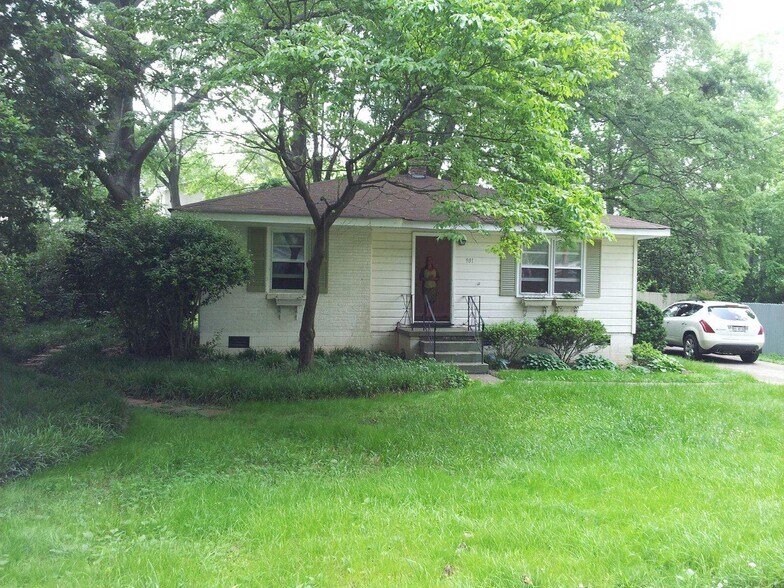 Primary Photo - 901 McLinden Ave SE