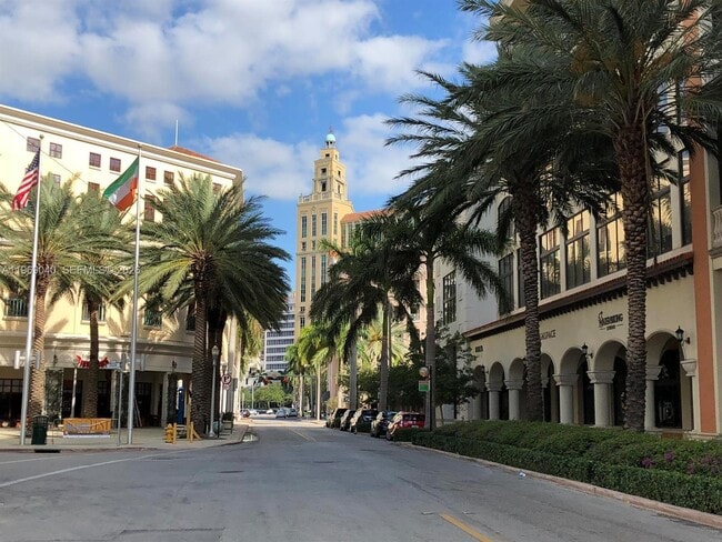 Building Photo - 10 Aragon Ave