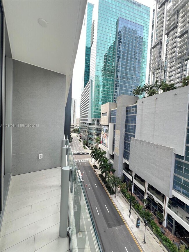 Building Photo - 300 Biscayne Blvd Way