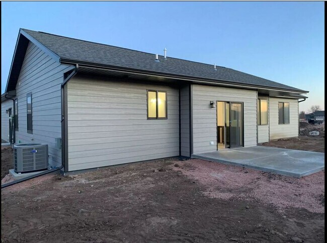 Building Photo - 3031 Hazelnut Ln, Rapid City, SD 57703