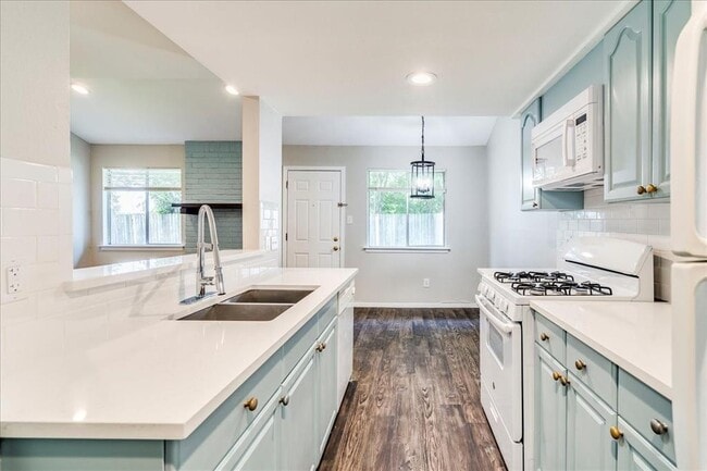 Building Photo - 408 Vista W Ct