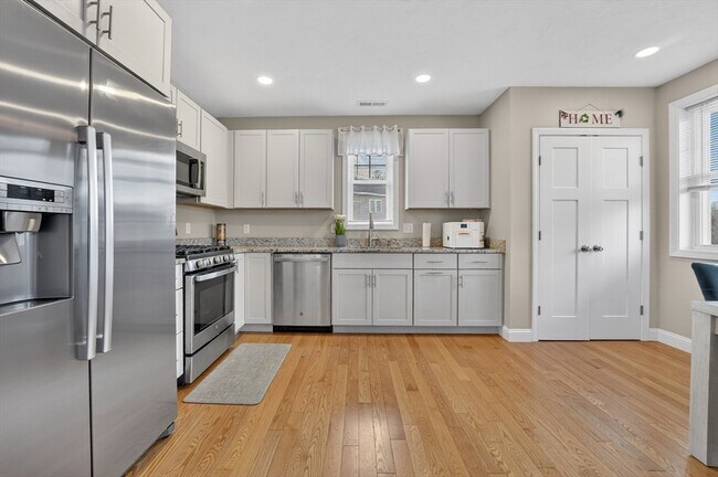Building Photo - 7 Gorham St