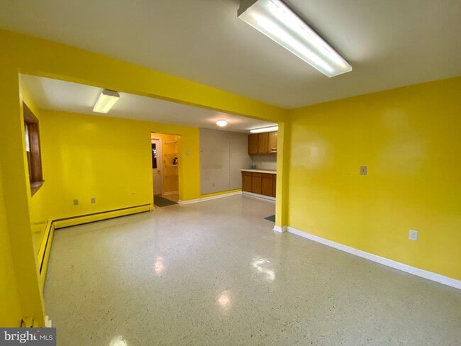 Building Photo - 515 Lakeview Ave