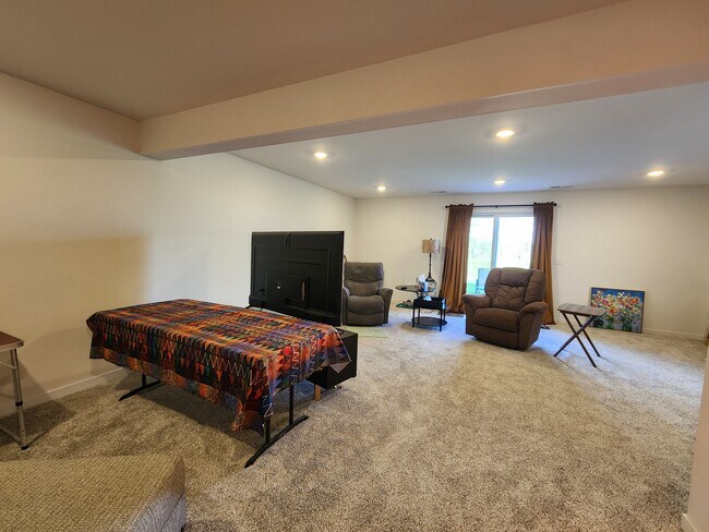 Building Photo - 114 Dogwood Ln