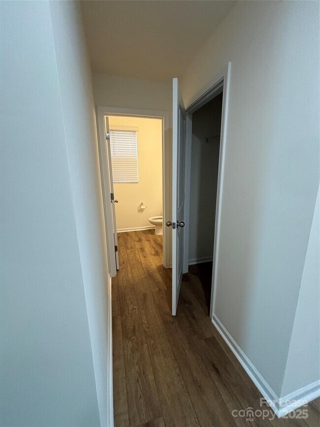 Building Photo - 1449 Harleston St