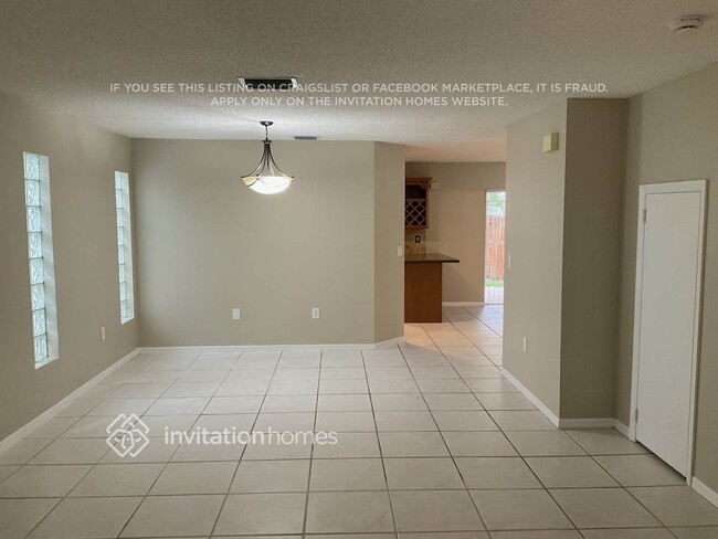 Building Photo - 2450 NW 72nd Ave