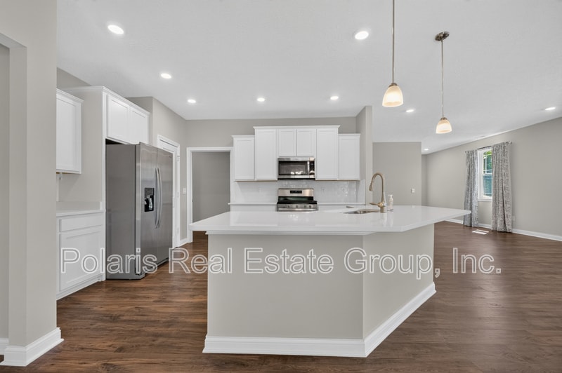Building Photo - 9073 Lieven St
