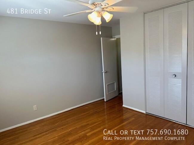 Building Photo - 2 BR, 1.5 BA, 1,028 SF townhouse located i...