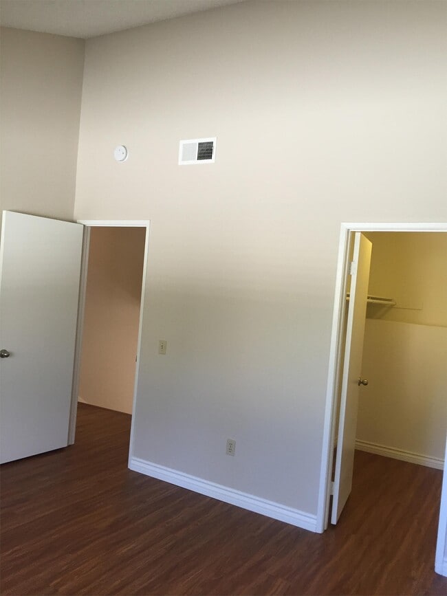 Building Photo - 1631 Avenida Selva
