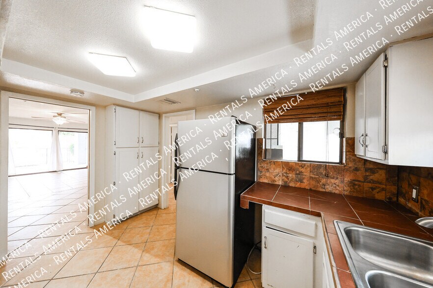 Building Photo - 3636 N 70th St