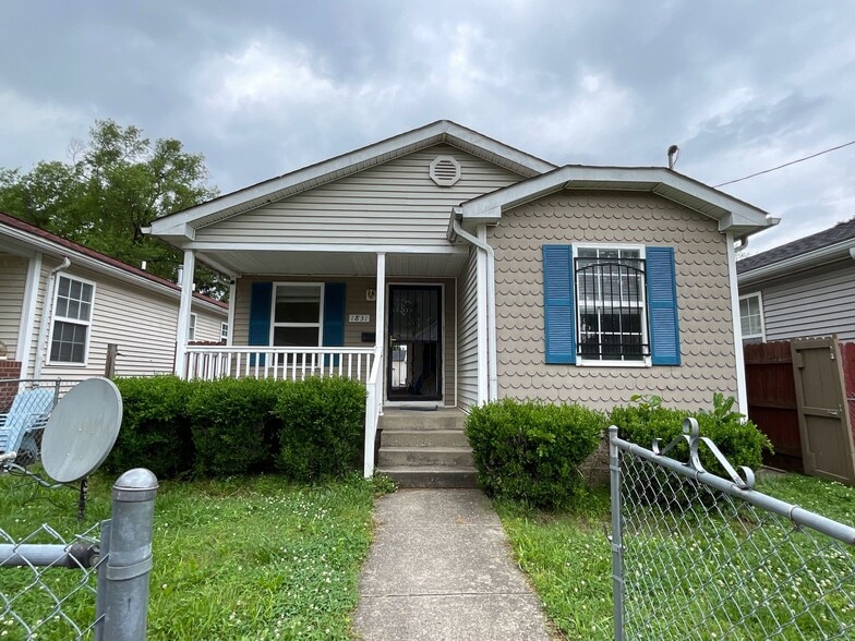 Primary Photo - 1831 W Ormsby Ave
