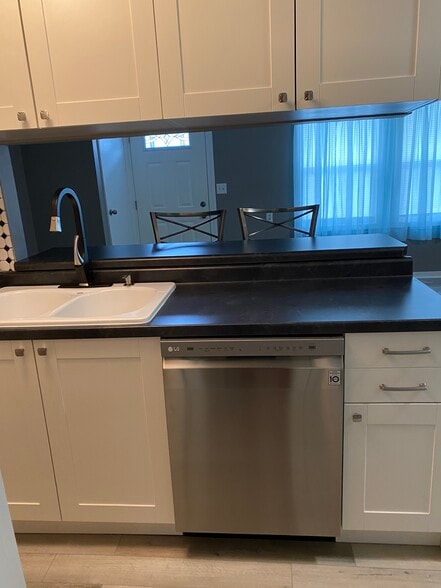 Kitchen - 403 W Boone St