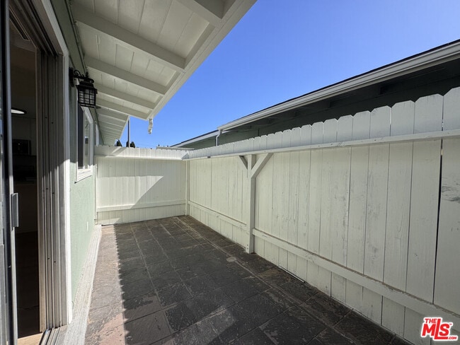 Building Photo - 12001 Sylvester St