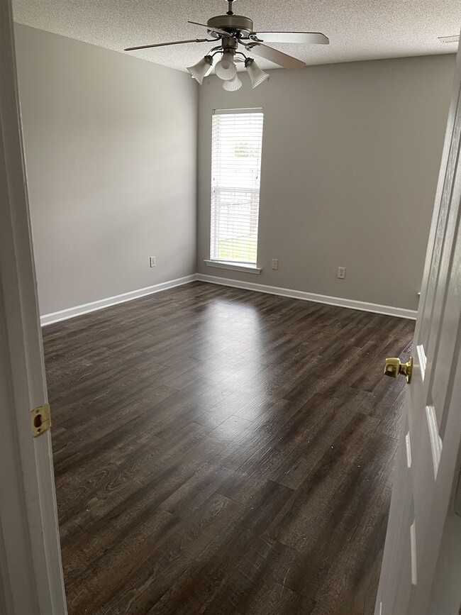 Building Photo - 2532 Boxford Ln