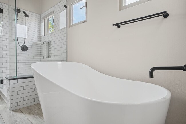 Building Photo - 4184 New Moon Cir