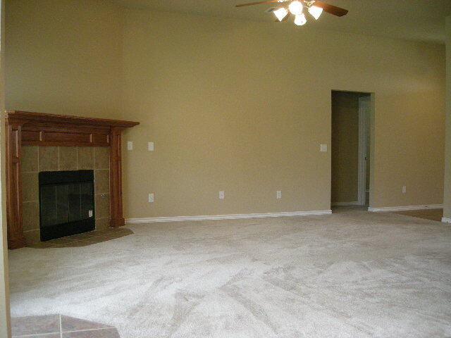 Building Photo - 833 SW 40th St