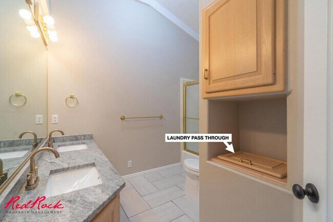 Building Photo - Spacious 6 Bedroom Home with a Balcony!