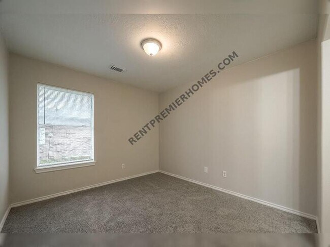 Building Photo - 9035 Melody Park Ln