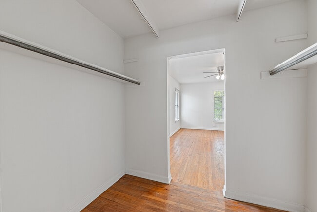 Building Photo - 417 W Gramercy Pl
