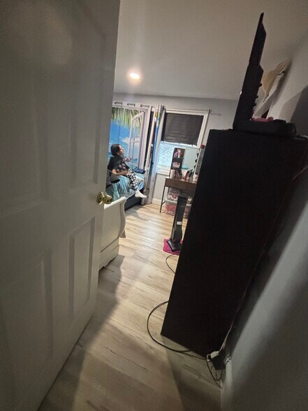 Building Photo - 63 Wedgewood Dr