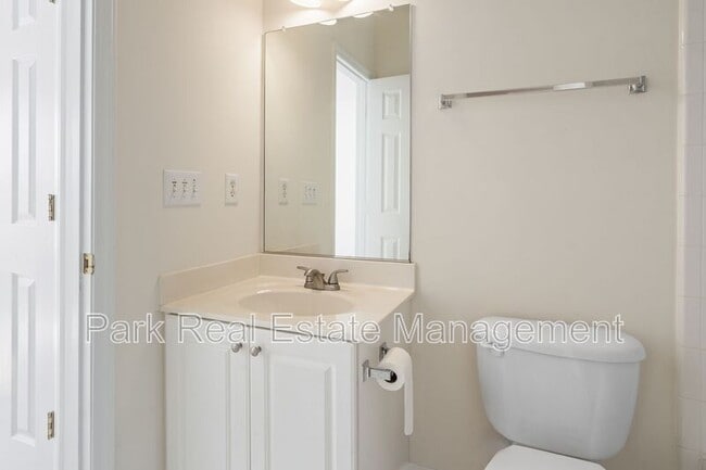 Building Photo - 420 New Parkside Dr