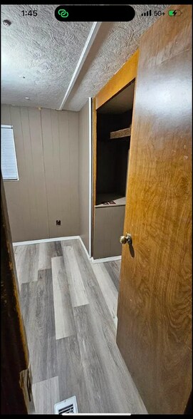 Building Photo - 4720 Ellsworth Ln