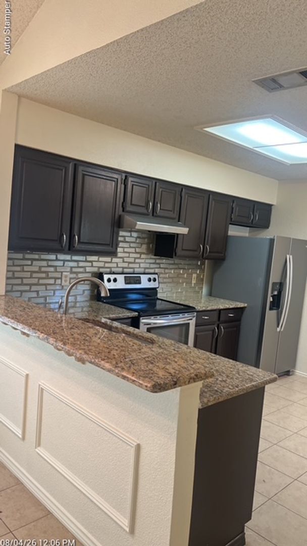 Building Photo - 903 Love Wood Ln